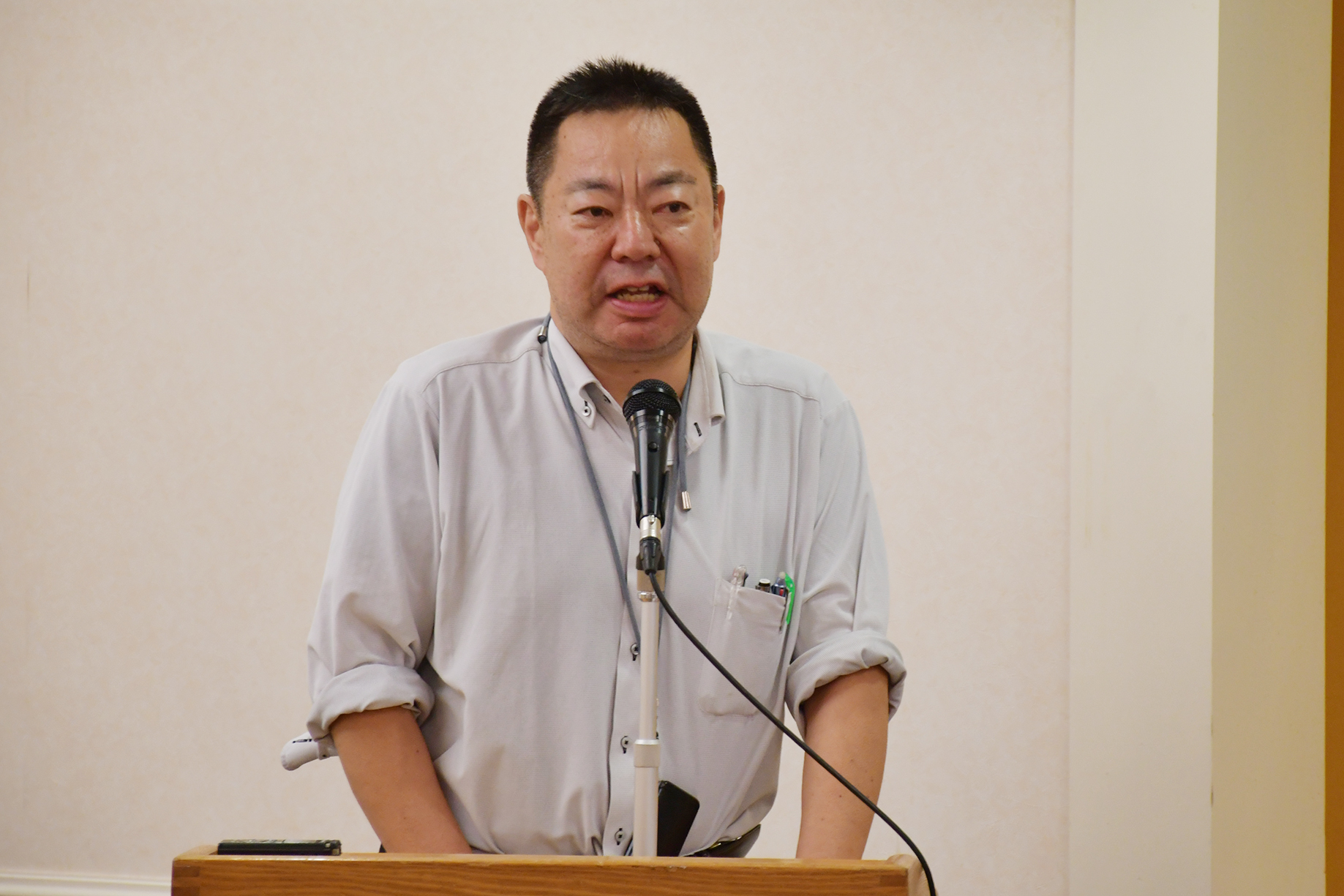 開会の挨拶をする滝沢情報委員長